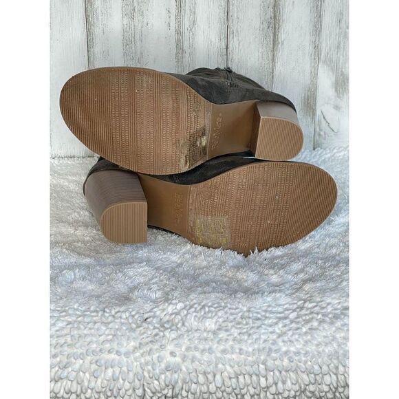 𝅺Bella Marie Olive Green Suede Peep Toe Booties 9 NEW - Picture 6 of 9